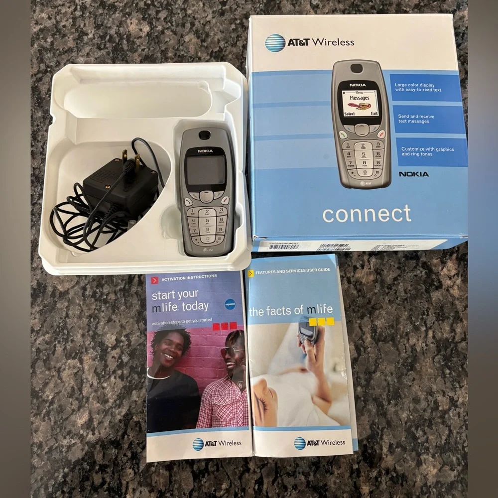 Vintage Nokia 3560 Phone w/Charger Battery & Packaging - For Collectors